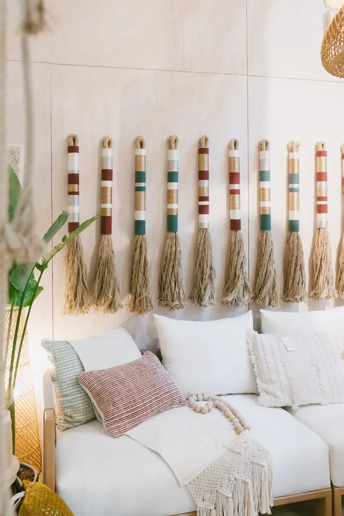 [h000cjt6*] Decorative Cylinder Hanging.webp