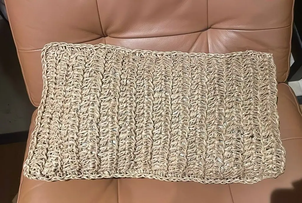C000RCb Raffia Cushion.webp
