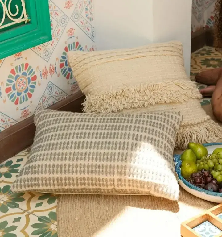 c000bsp Dash-Line Floor Pouf.webp