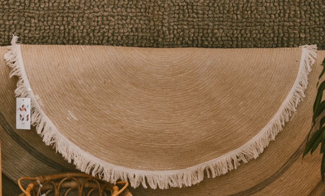 Circle Jute Rug with strings