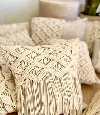 [c00010mc] Strings cushion 