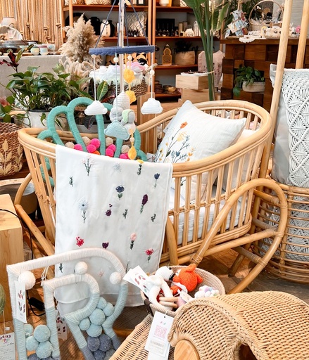 [1200101] Baby Swinging Bed