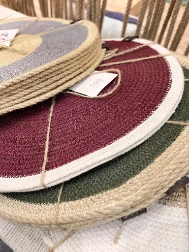 Colored placemat-set of 6 